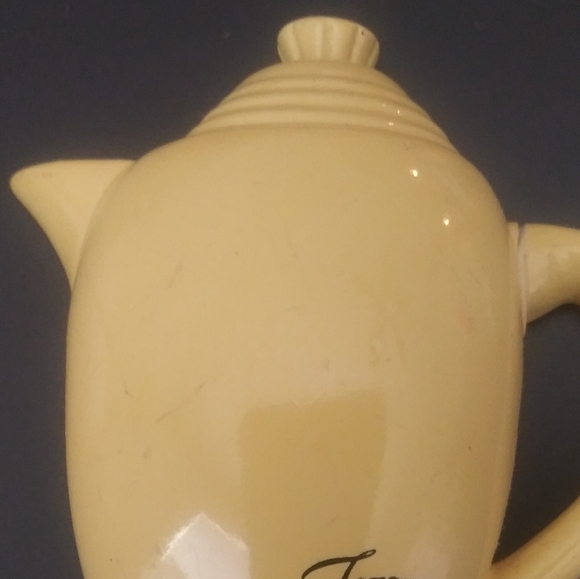 Vintage 1940's Genuine Fiesta Teapot Refrigerator Magnet - Picture 2 of 2